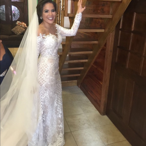 Wedding dress - Picture 4 of 4